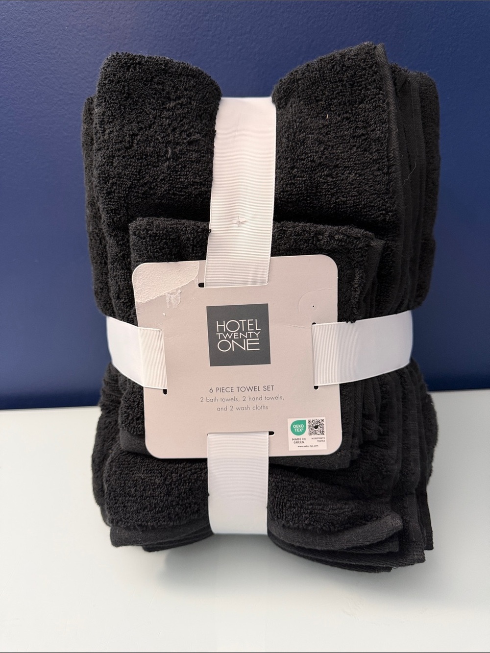 NWT Hotel Twenty One Towel Set